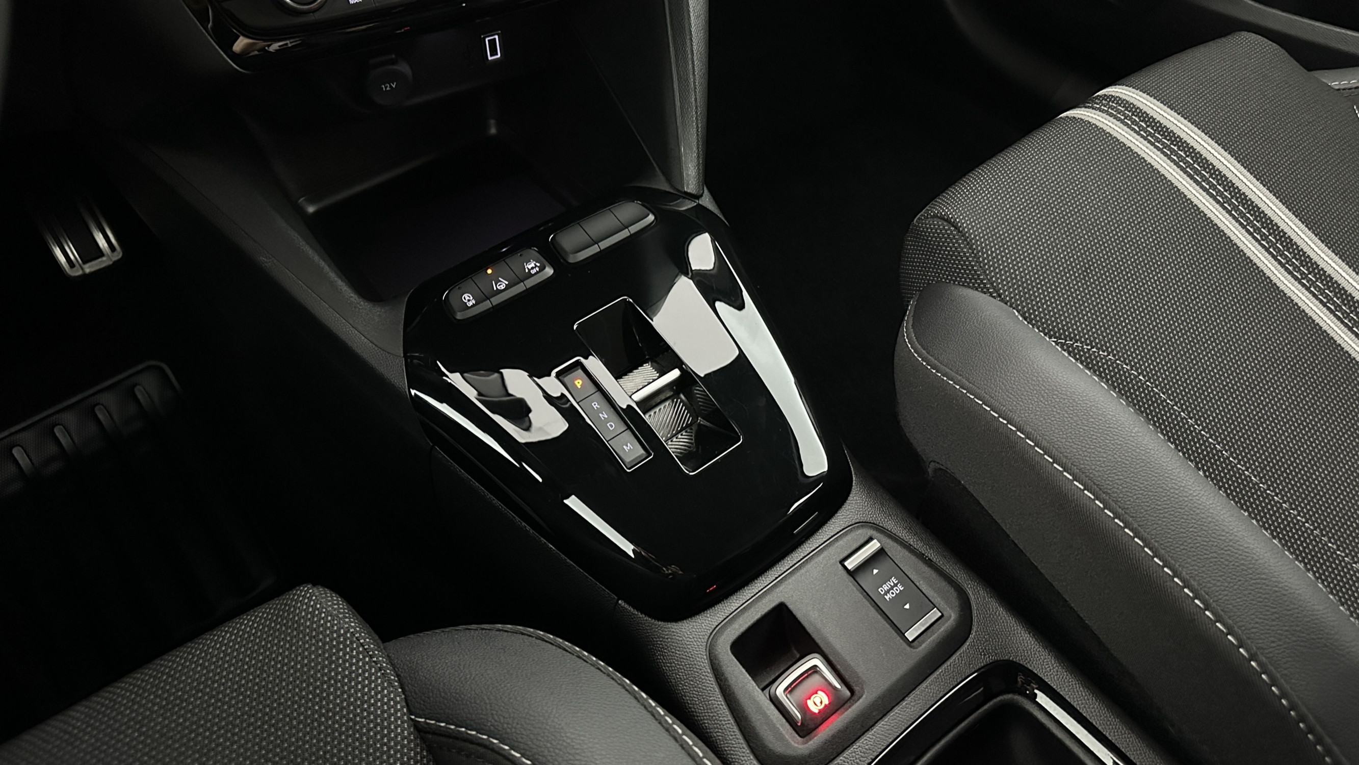 Vente en ligne Opel Corsa CORSA 1.2 Turbo 100ch GS BVA8 au prix de 19 400 €