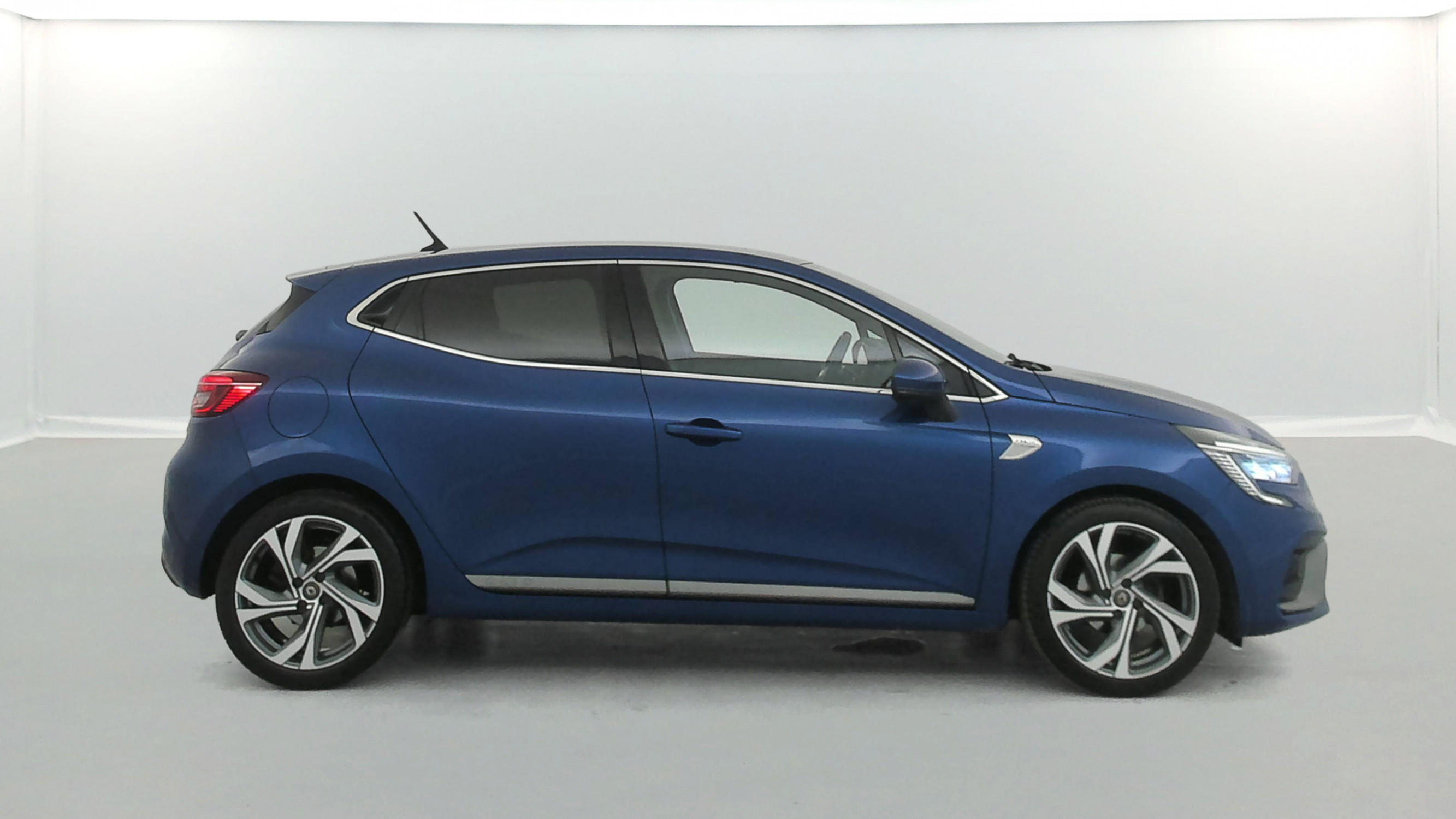 Vente en ligne Renault Clio 1.0 TCe 100ch RS Line au prix de 14 990 €