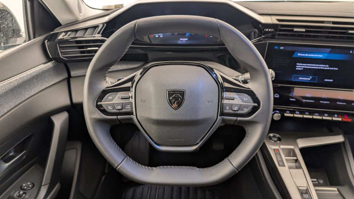 Vente en ligne Peugeot 308 SW Hybrid 145 e-DCS6 Allure au prix de 25 420 €