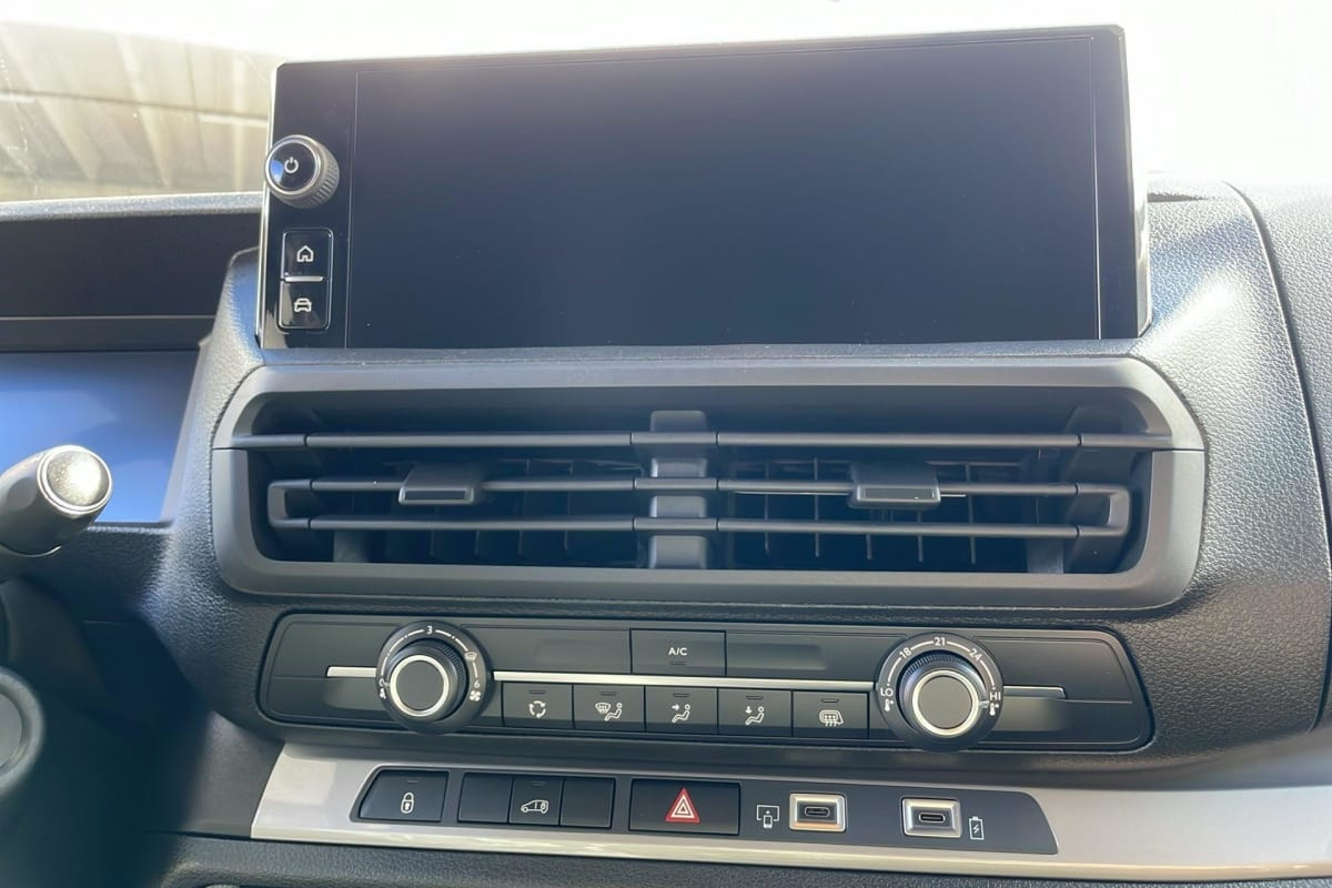 Vente en ligne Citroën Jumpy Fourgon JUMPY FGN M BLUEHDI 120 S S BVM6 au prix de 26 710 €