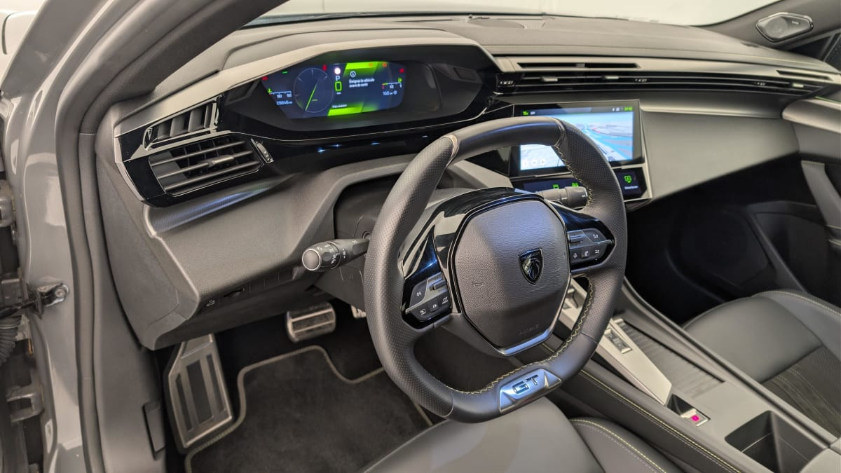 Vente en ligne Peugeot 408 Hybrid 145 e-DCS6 GT au prix de 27 070 €