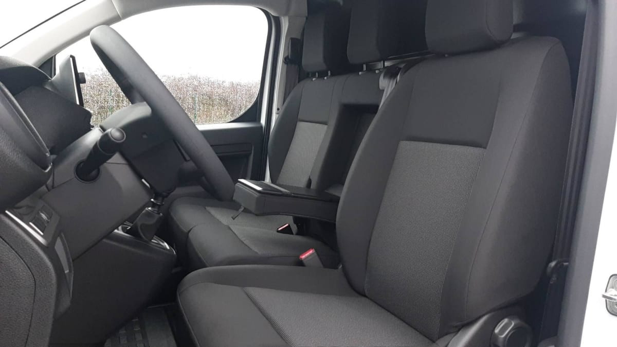 Vente en ligne Citroën Jumpy Fourgon JUMPY FGN M BLUEHDI 120 S S BVM6 au prix de 27 280 €