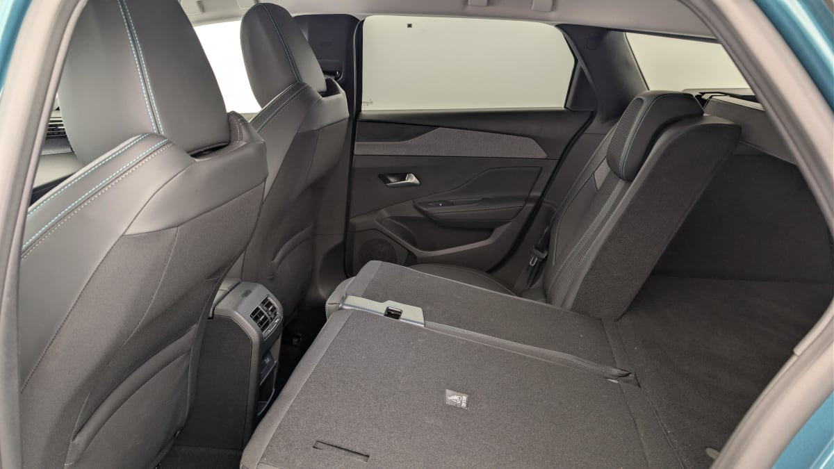 Vente en ligne Peugeot 308 SW Hybrid 145 e-DCS6 Allure au prix de 25 420 €