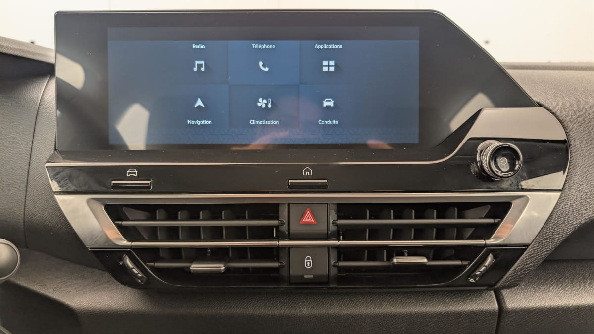 Vente en ligne Citroën Ë-C4 136 ch Automatique Feel au prix de 14 710 €