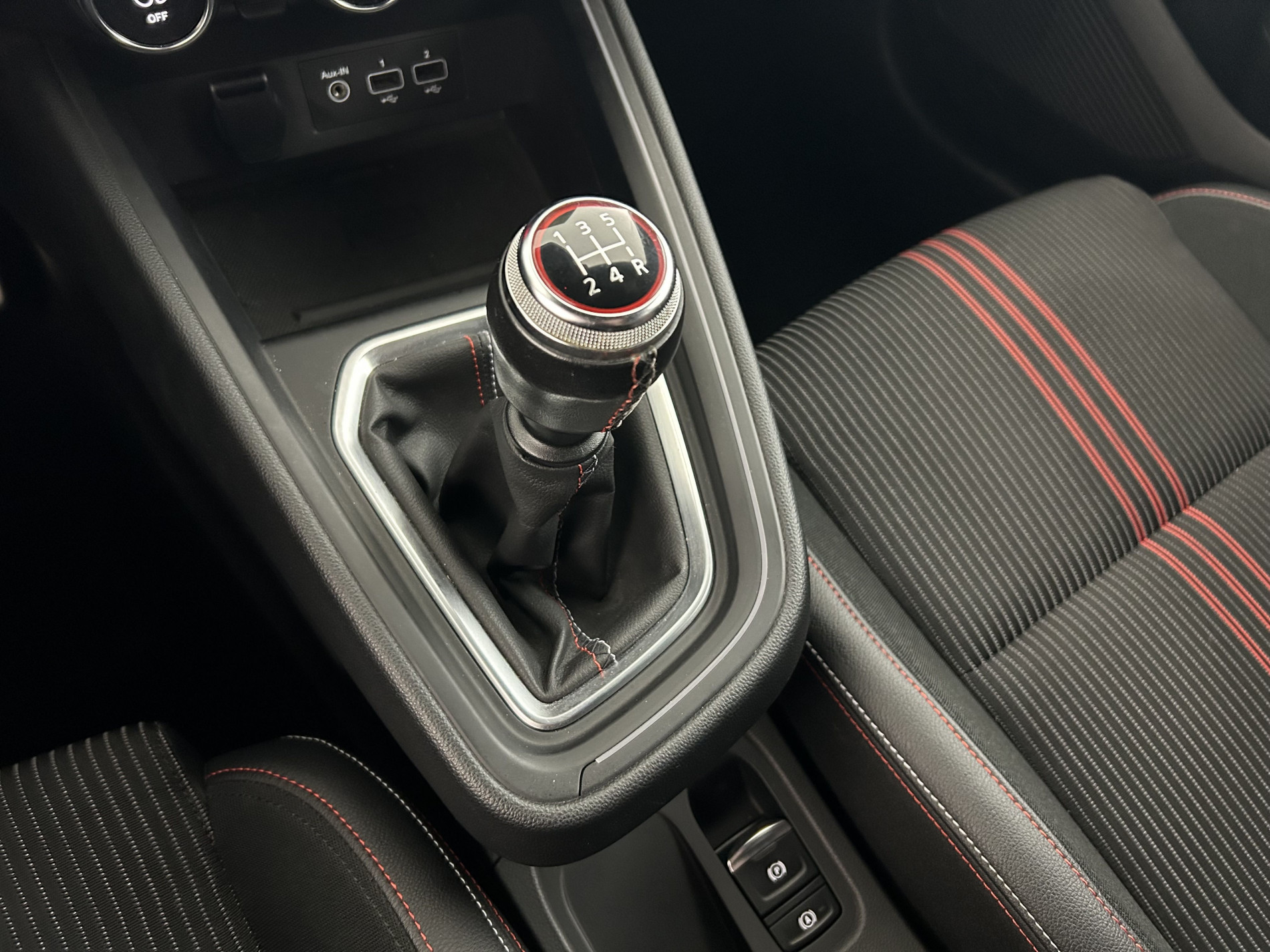 Vente en ligne Renault Clio 1.0 TCe 100ch RS Line au prix de 14 990 €