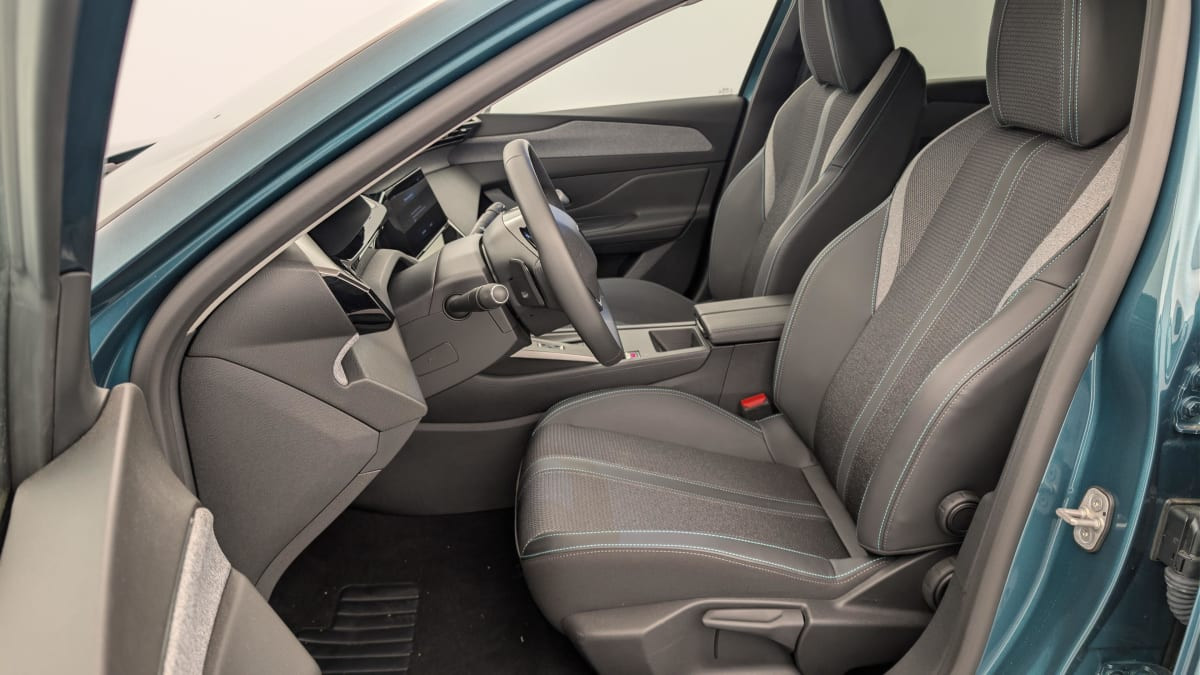 Vente en ligne Peugeot 308 SW Hybrid 145 e-DCS6 Allure au prix de 25 420 €