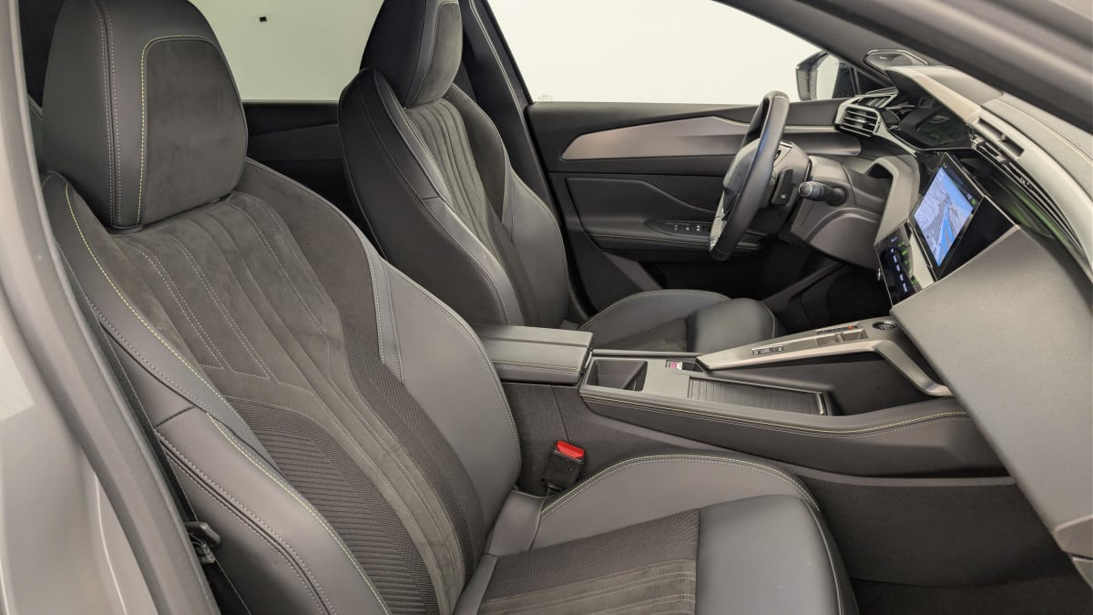 Vente en ligne Peugeot 408 Hybrid 145 e-DCS6 GT au prix de 27 070 €