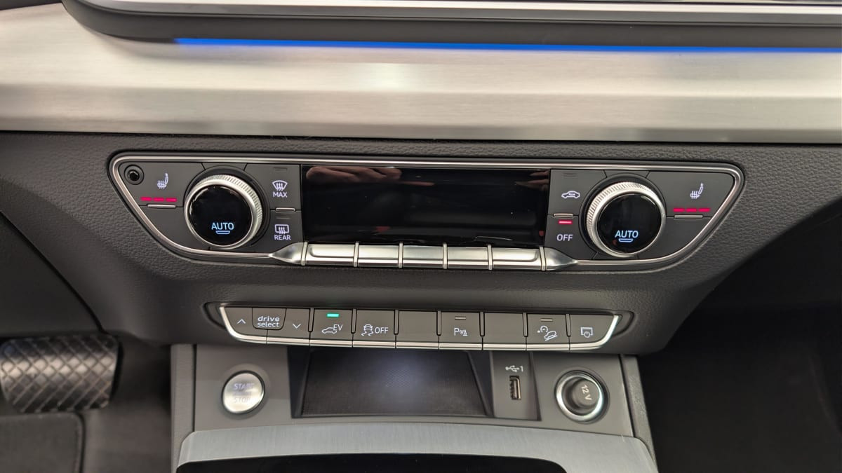 Vente en ligne Audi Q5 50 TFSIe 299 S tronic 7 Quattro S line au prix de 58 380 €