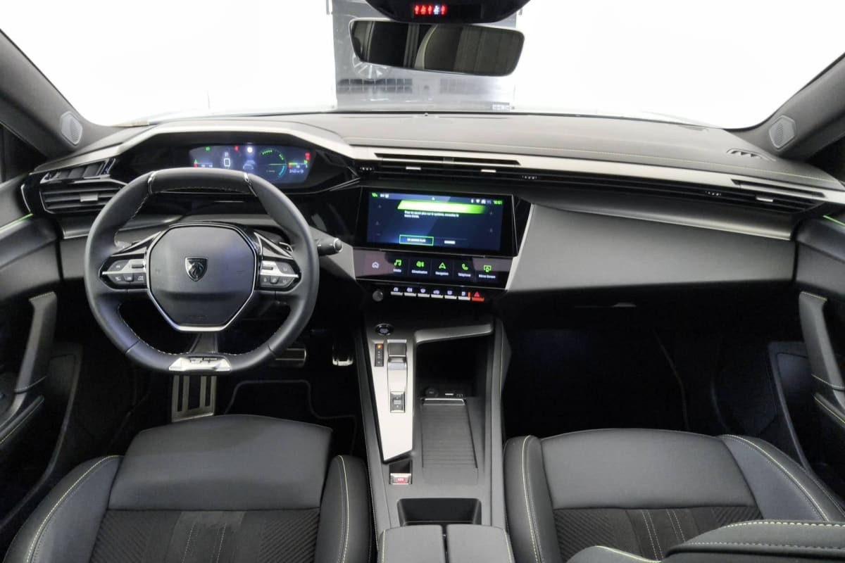 Vente en ligne Peugeot 408 Hybrid 145 e-DCS6 GT au prix de 28 510 €