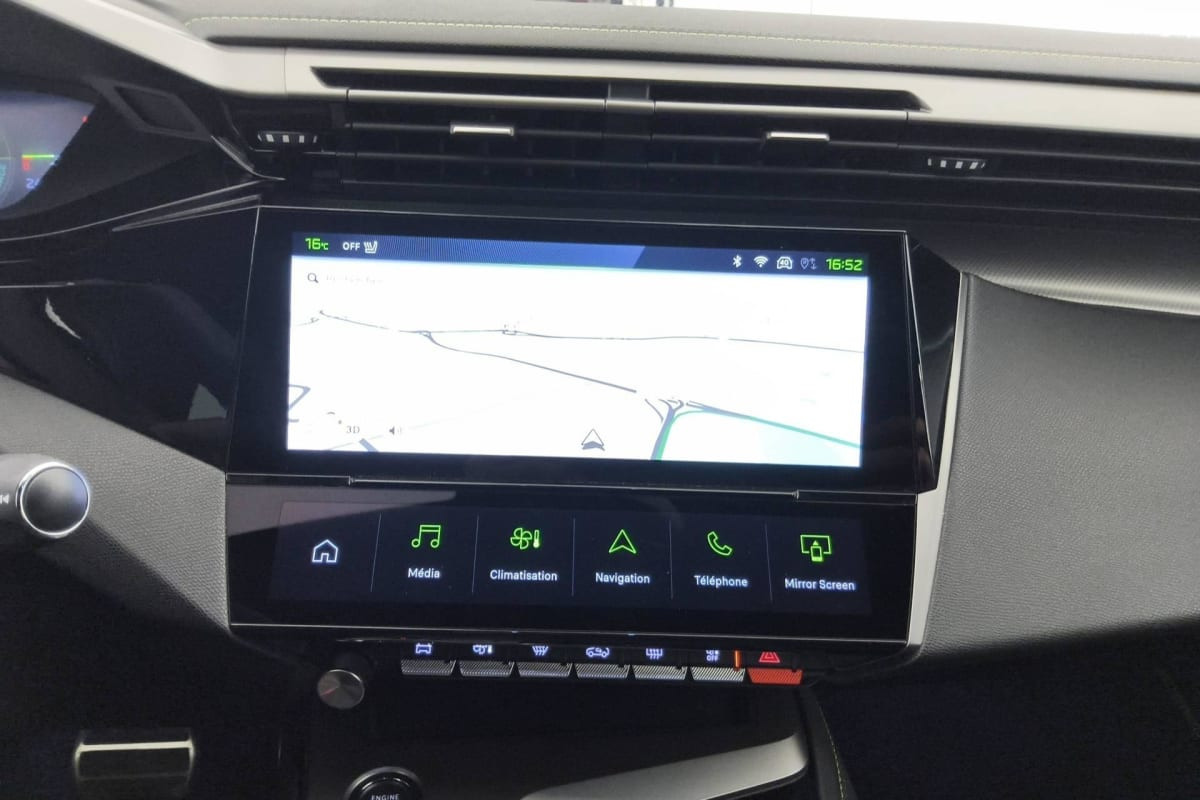 Vente en ligne Peugeot 408 Hybrid 145 e-DCS6 GT au prix de 28 510 €