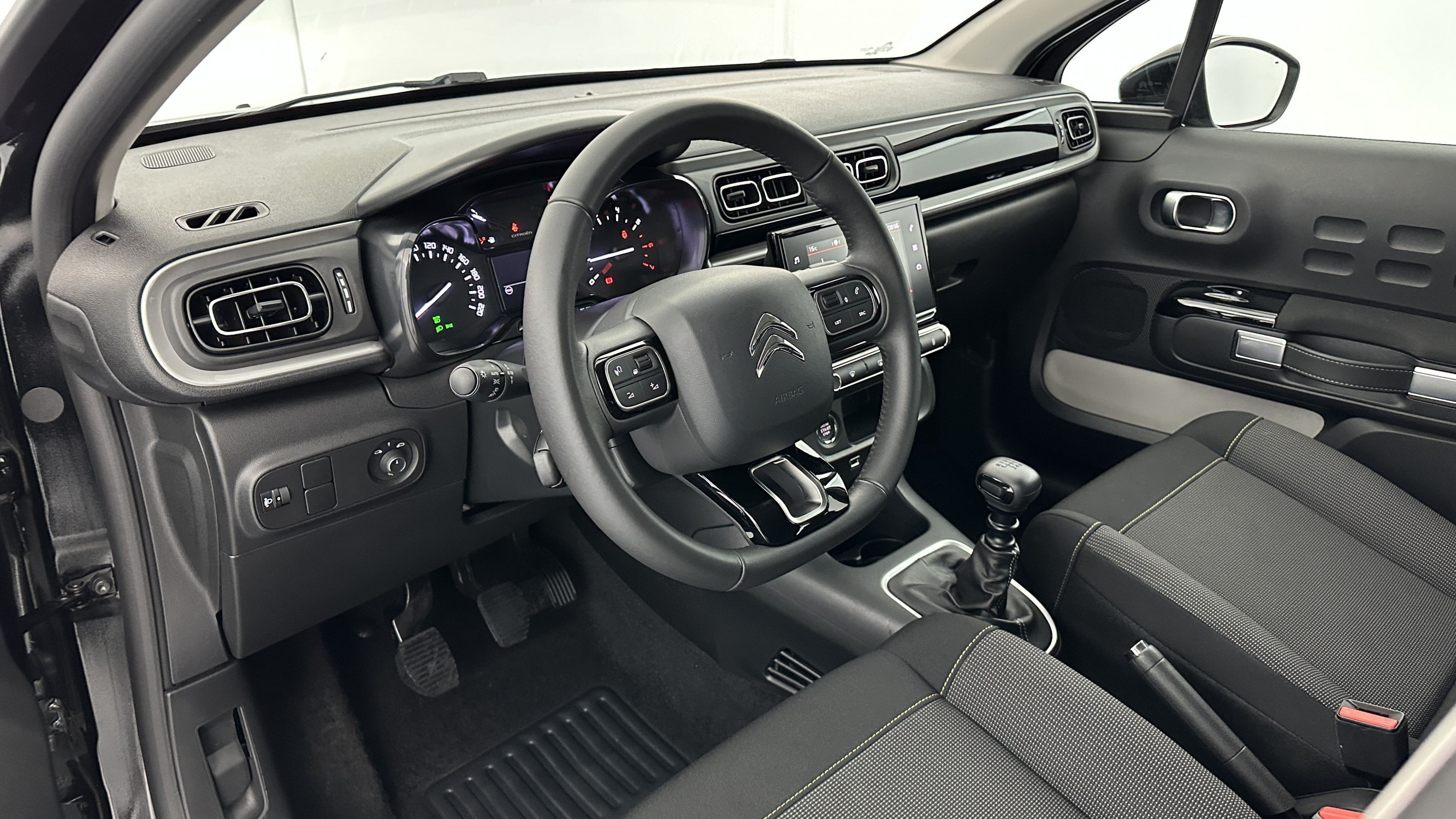 Vente en ligne Citroën C3 C3 1.2 PureTech 110ch Max au prix de 14 400 €