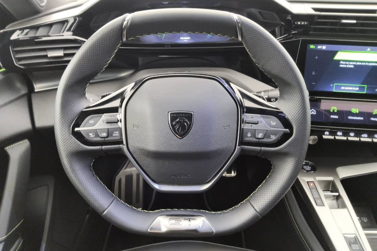 Vente en ligne Peugeot 408 Hybrid 145 e-DCS6 GT au prix de 28 510 €