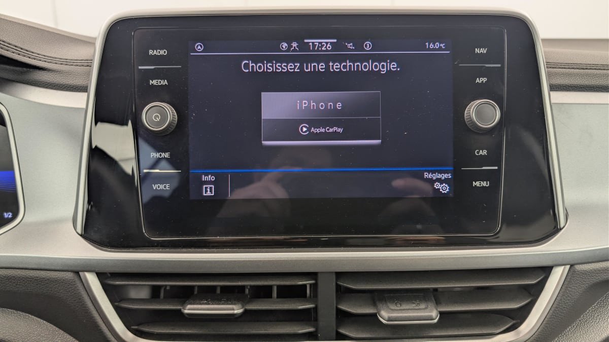 Vente en ligne Volkswagen T-Roc Cabriolet 1.0 TSI 110 Start Stop BVM6 Style au prix de 25 420 €