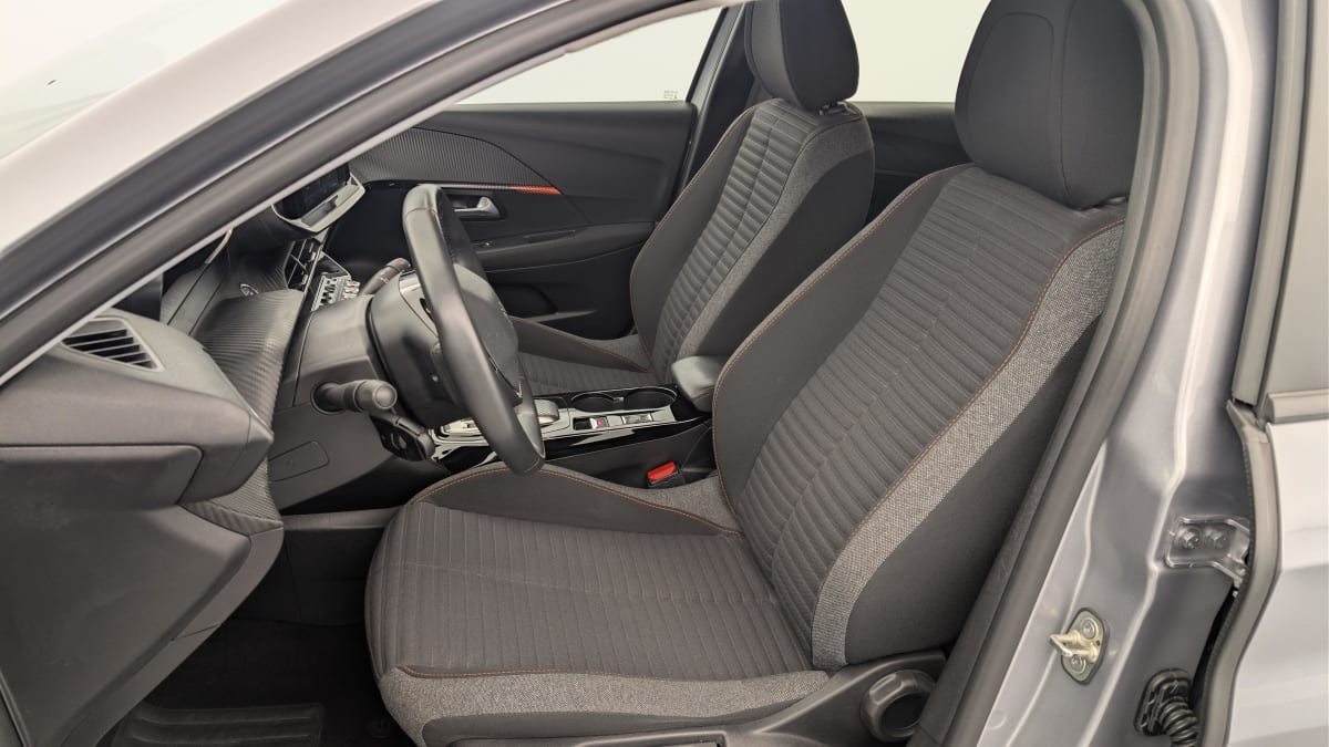 Vente en ligne Peugeot 208 50 kWh 136ch Active Pack au prix de 15 120 €