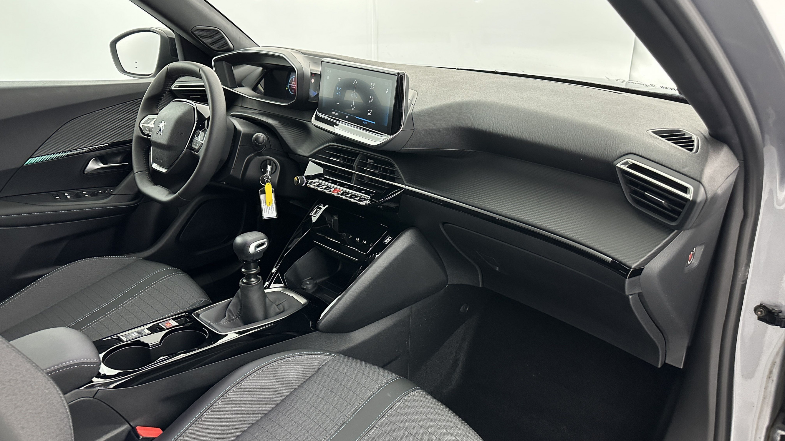 Vente en ligne Peugeot 2008 2008 1.2 PureTech 130ch Allure Pack au prix de 16 800 €