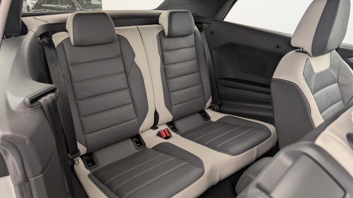 Vente en ligne Volkswagen T-Roc Cabriolet 1.0 TSI 110 Start Stop BVM6 Style au prix de 25 420 €