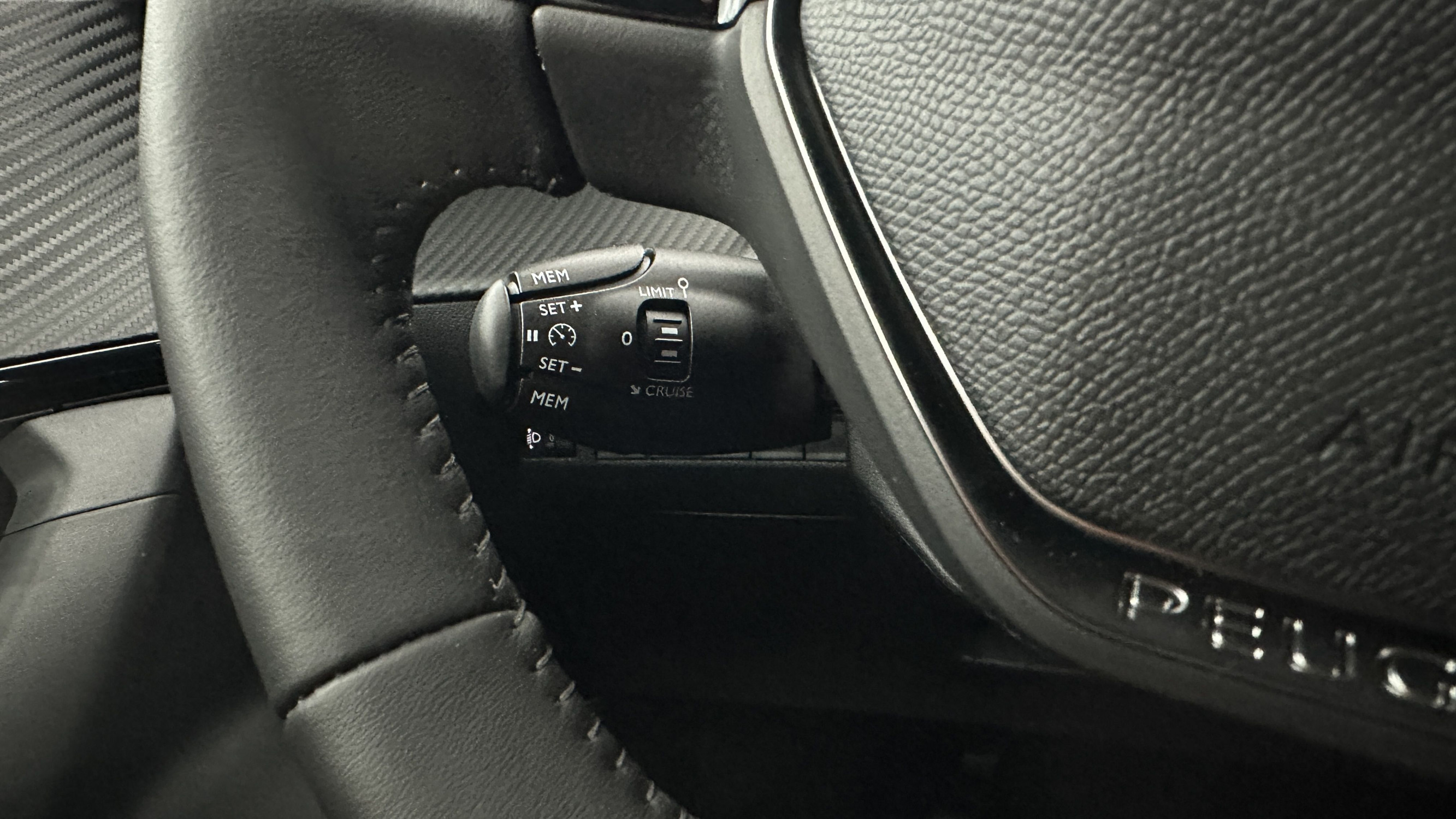 Vente en ligne Peugeot 2008 2008 1.2 PureTech 130ch Allure Pack au prix de 16 800 €