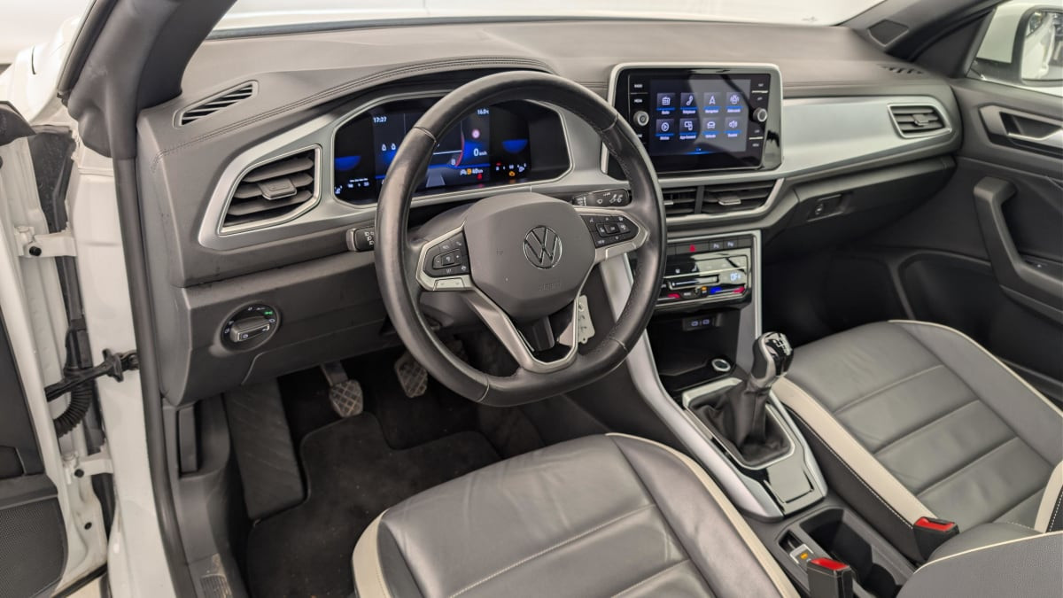 Vente en ligne Volkswagen T-Roc Cabriolet 1.0 TSI 110 Start Stop BVM6 Style au prix de 25 420 €