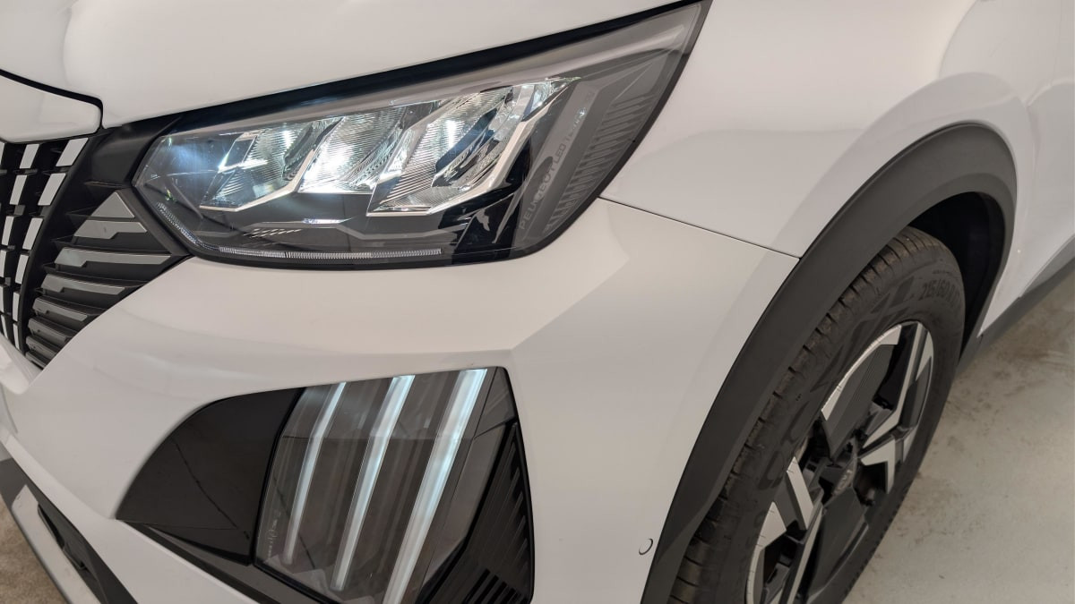 Vente en ligne Peugeot 2008 Hybrid 145 e-DCS6 Allure au prix de 23 360 €