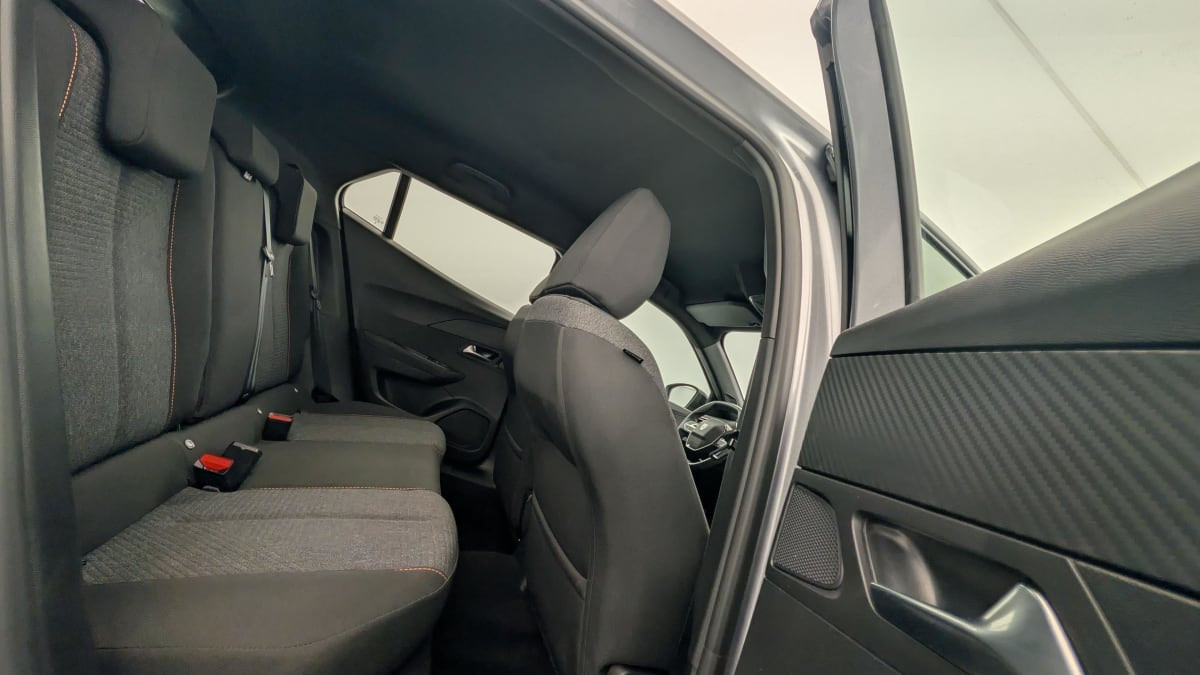 Vente en ligne Peugeot 2008 Hybrid 136 e-DCS6 Style au prix de 21 920 €