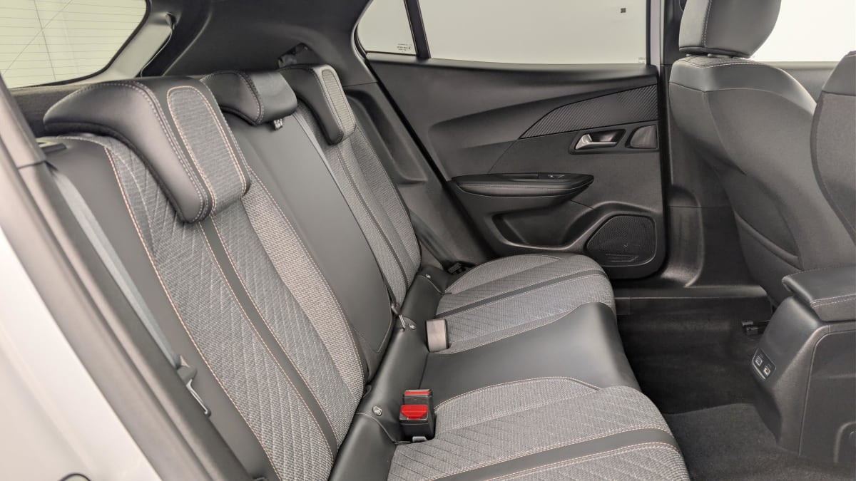 Vente en ligne Peugeot 2008 Hybrid 145 e-DCS6 Allure au prix de 23 360 €