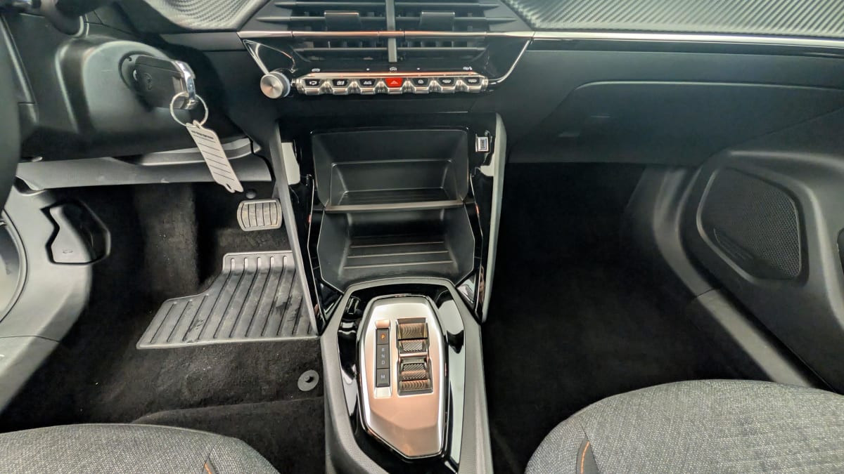 Vente en ligne Peugeot 2008 Hybrid 136 e-DCS6 Style au prix de 21 920 €