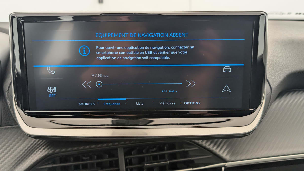 Vente en ligne Peugeot 2008 Hybrid 136 e-DCS6 Style au prix de 21 920 €