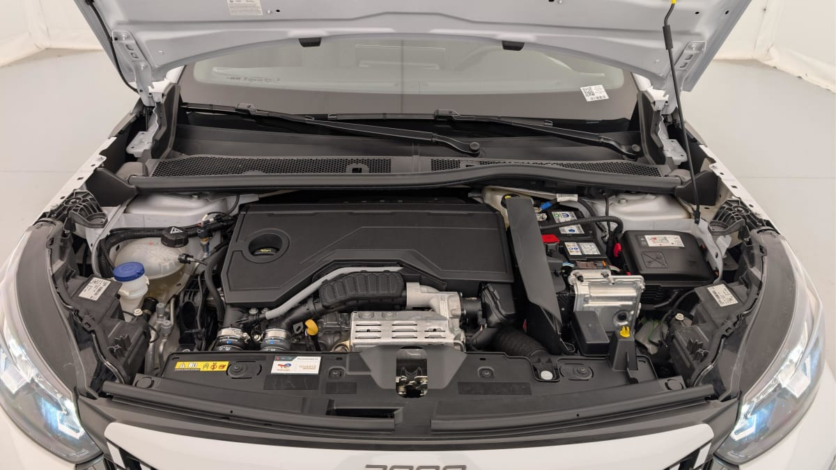 Vente en ligne Peugeot 2008 Hybrid 145 e-DCS6 Allure au prix de 23 360 €