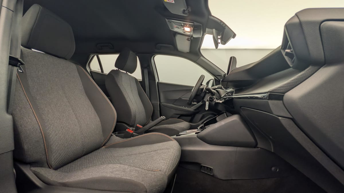 Vente en ligne Peugeot 2008 Hybrid 136 e-DCS6 Style au prix de 21 920 €