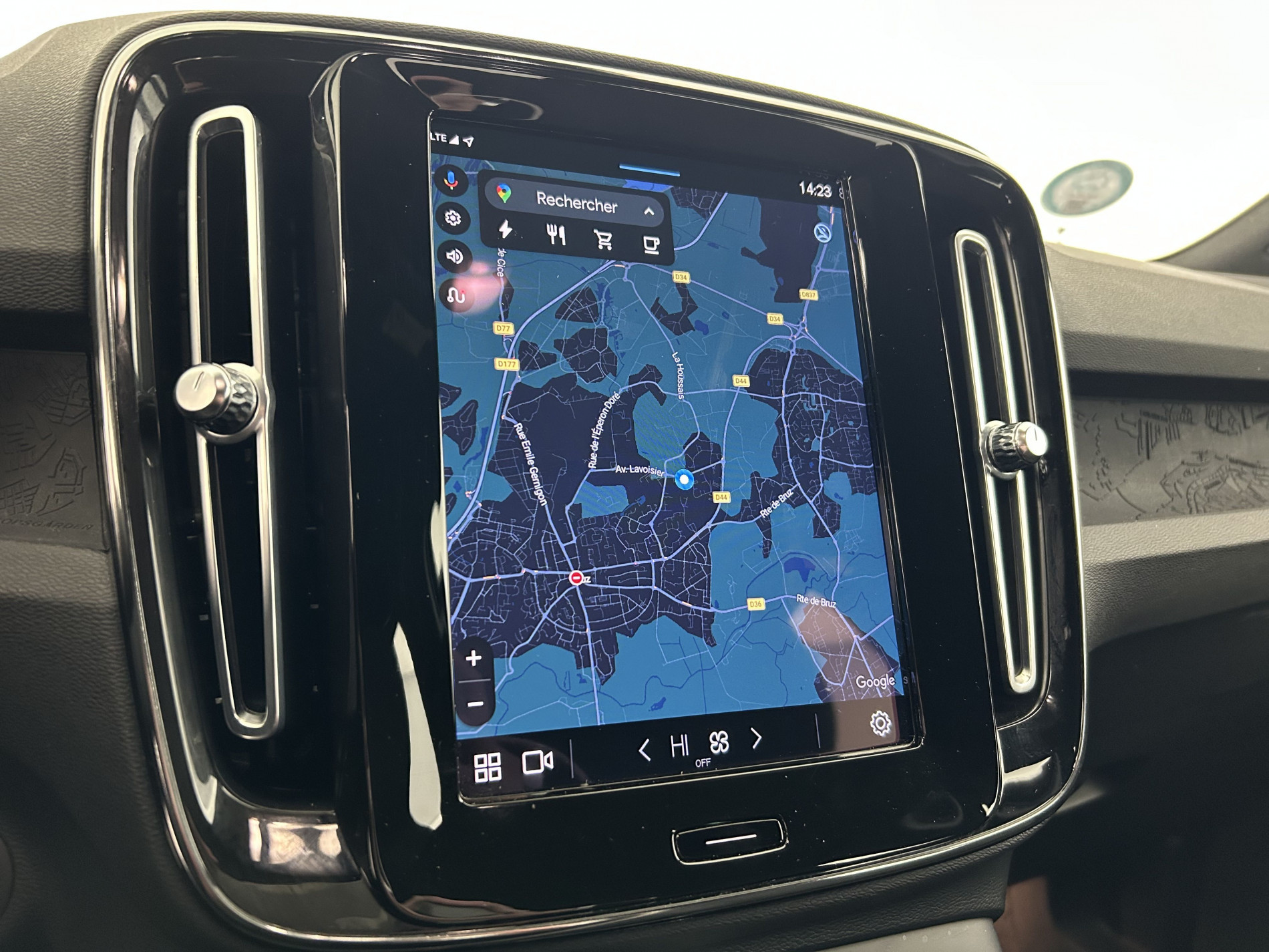 Vente en ligne Volvo XC40 Recharge 231ch Start EDT au prix de 25 980 €