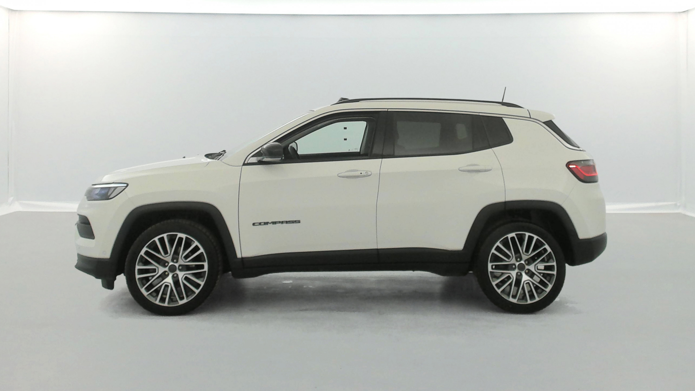 Vente en ligne Jeep Compass 1.3 GSE T4 150ch Limited 4x2 BVR6 + Toit ouvrant au prix de 21 990 €