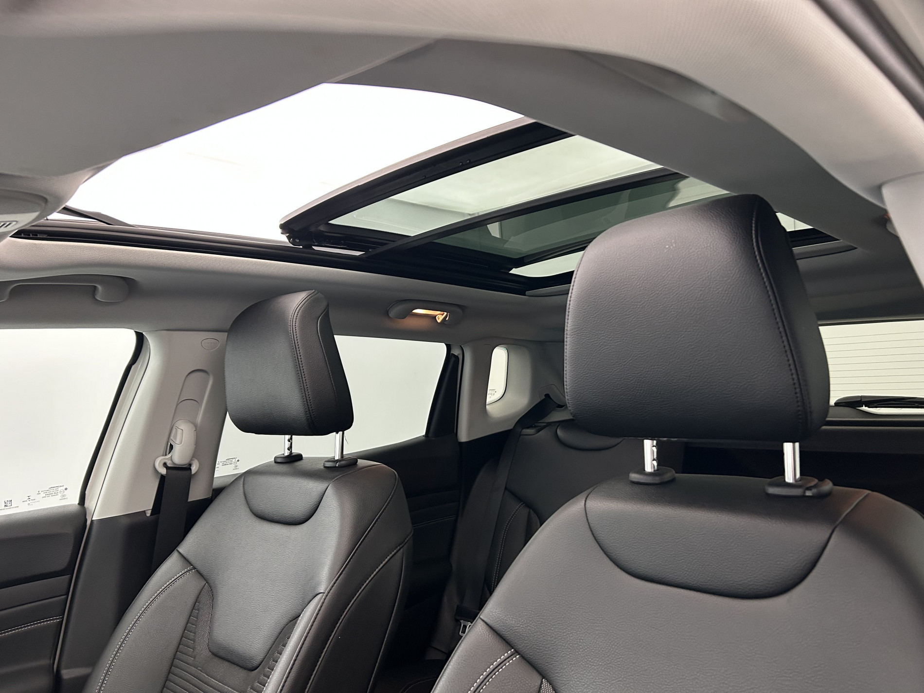 Vente en ligne Jeep Compass 1.3 GSE T4 150ch Limited 4x2 BVR6 + Toit ouvrant au prix de 21 990 €