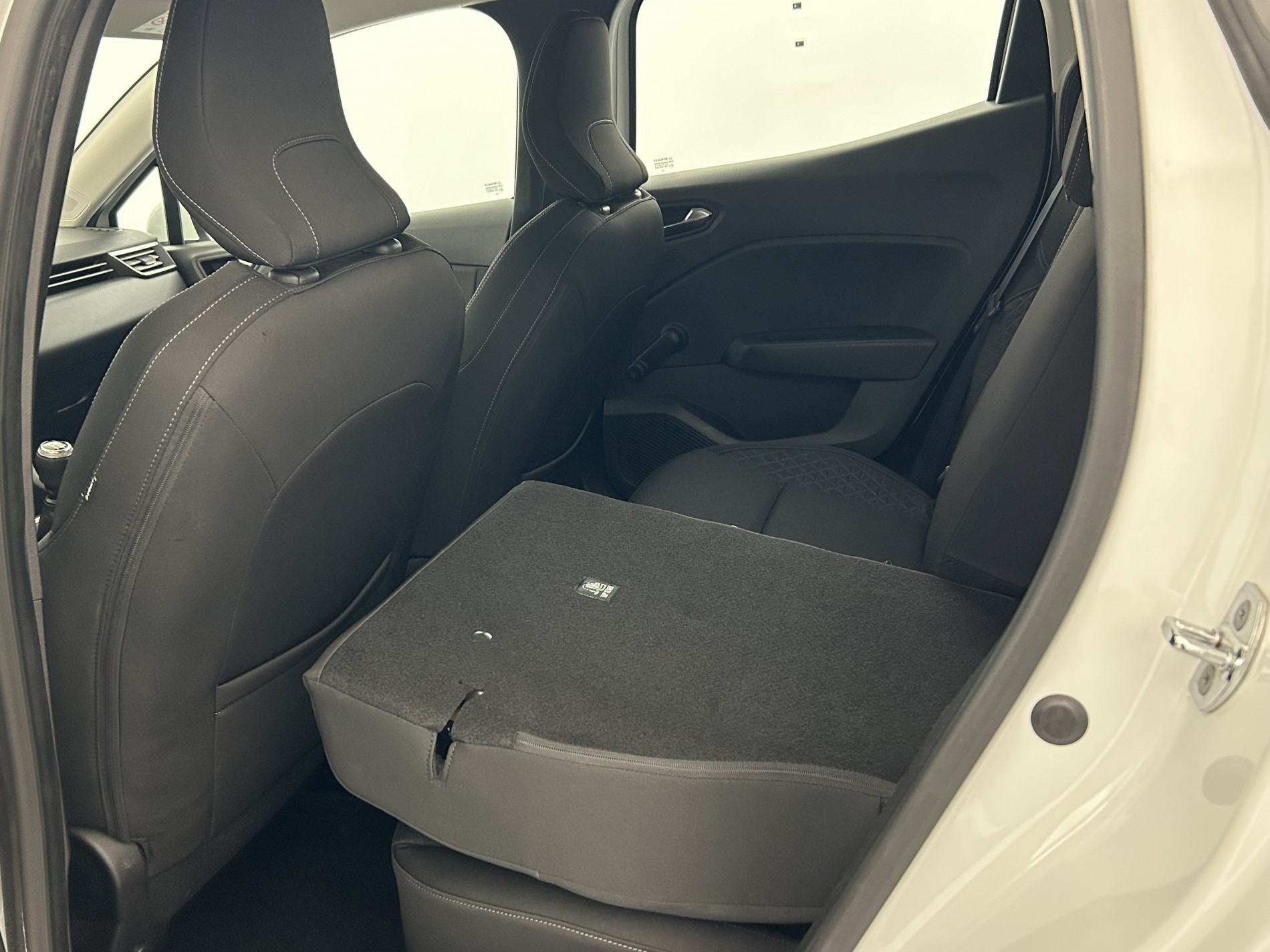 Vente en ligne Renault Clio 1.0 TCe 100ch Business au prix de 13 990 €