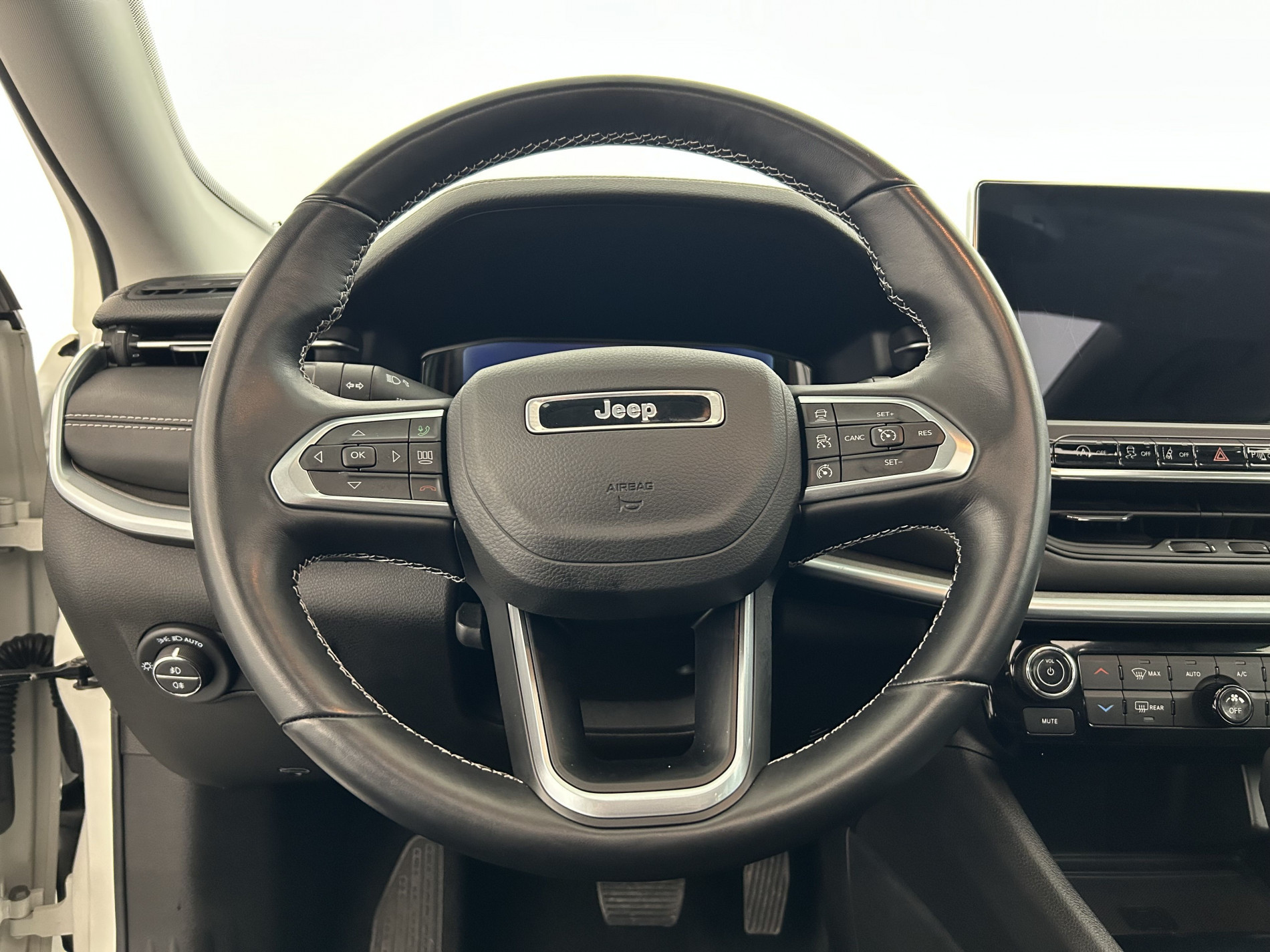 Vente en ligne Jeep Compass 1.3 GSE T4 150ch Limited 4x2 BVR6 + Toit ouvrant au prix de 21 990 €