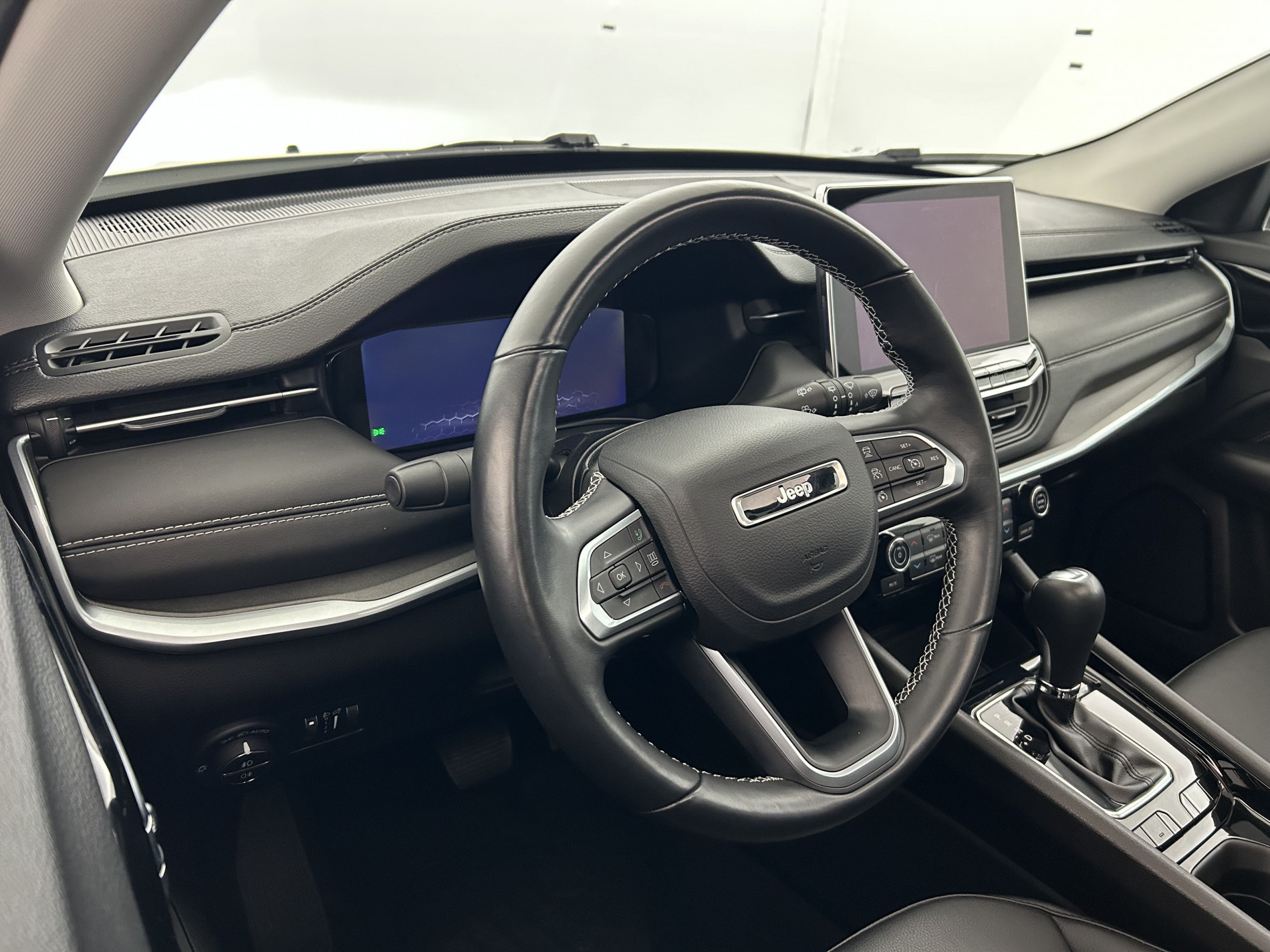 Vente en ligne Jeep Compass 1.3 GSE T4 150ch Limited 4x2 BVR6 + Toit ouvrant au prix de 21 990 €