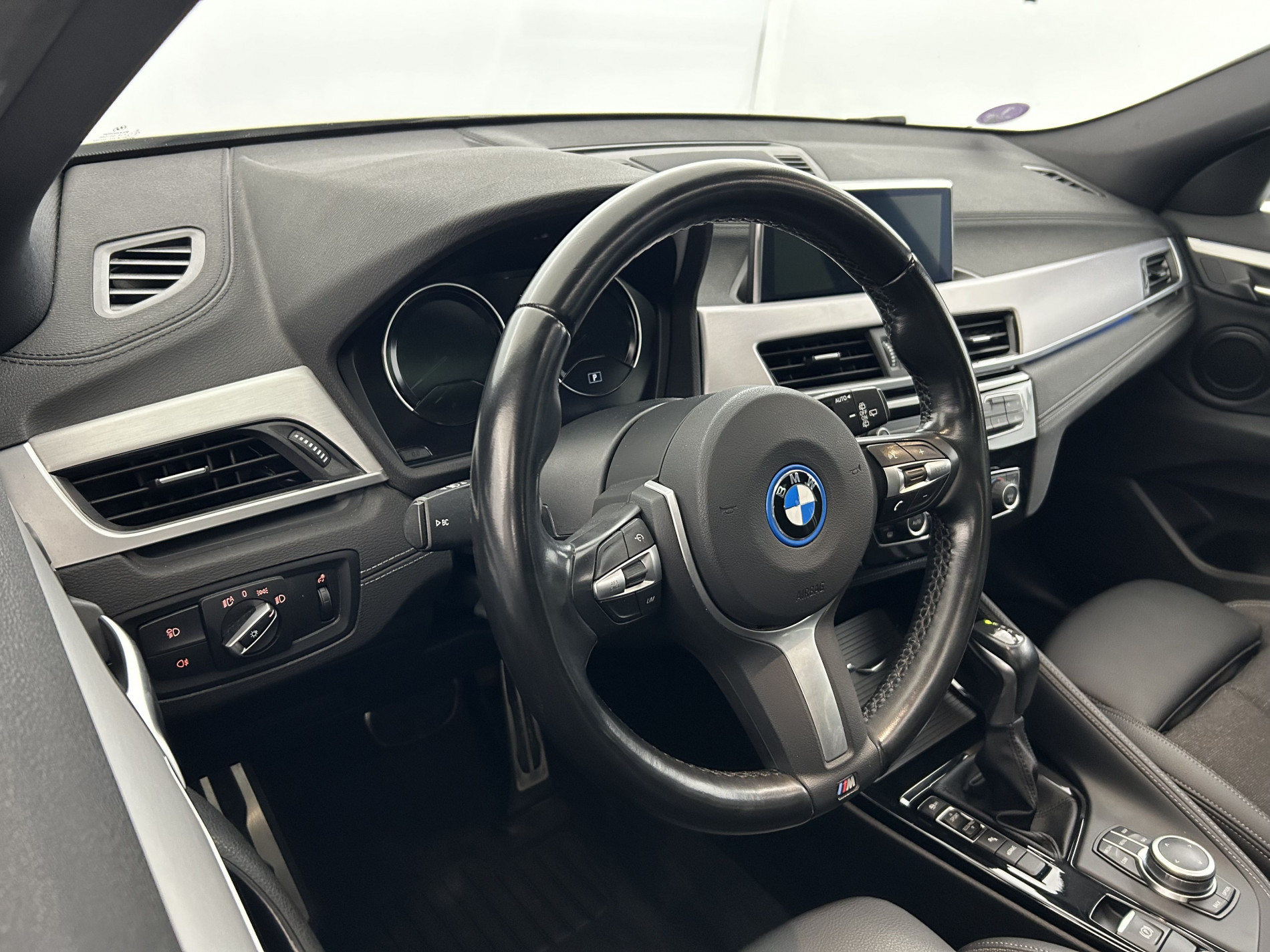 Vente en ligne Bmw X2 xDrive25eA 220ch M Sport + Toit Ouvrant au prix de 26 790 €
