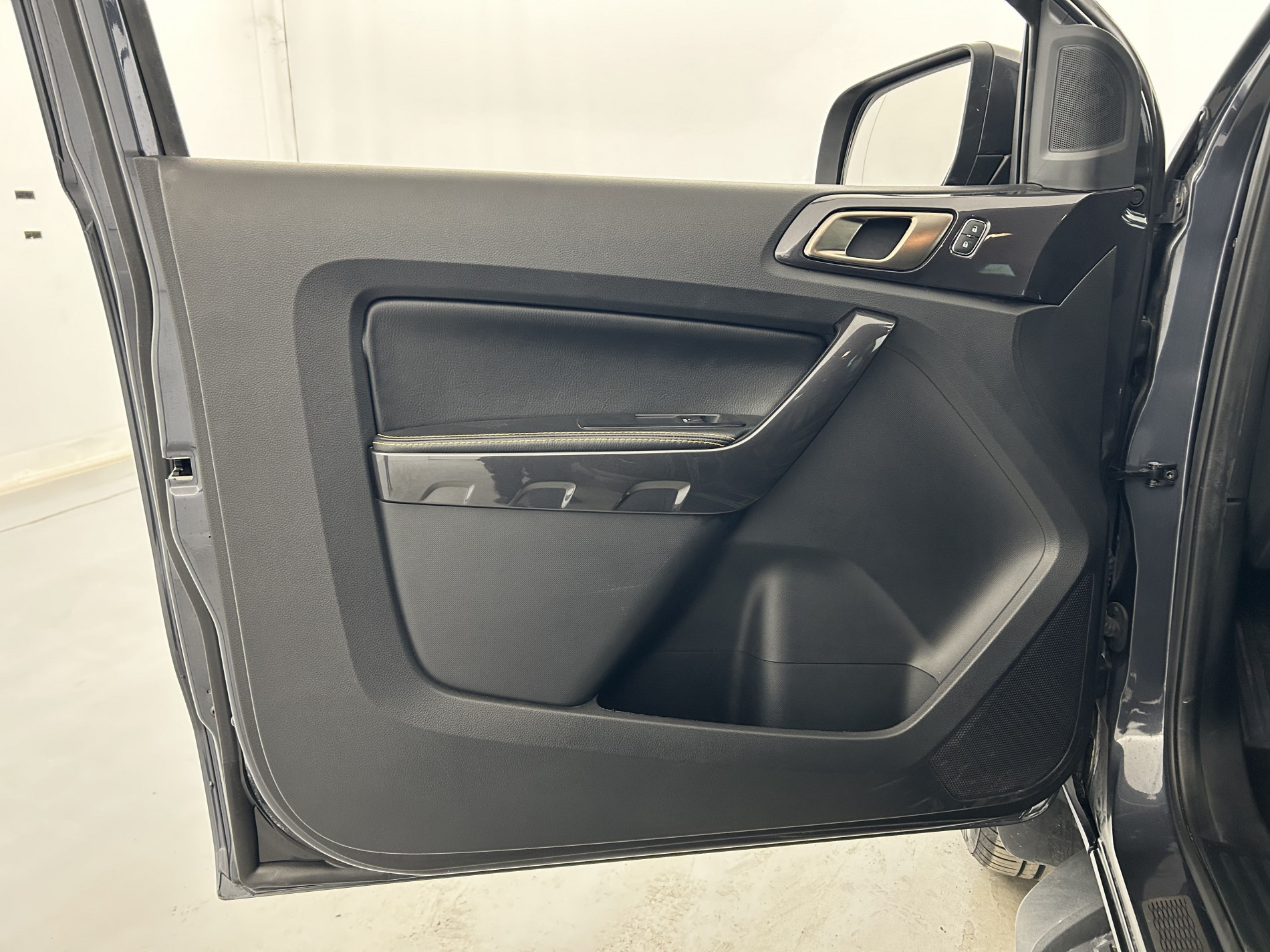 Vente en ligne Ford Ranger 2.0 TDCi 213ch Super Cab MS-RT BVA10 au prix de 43 990 €