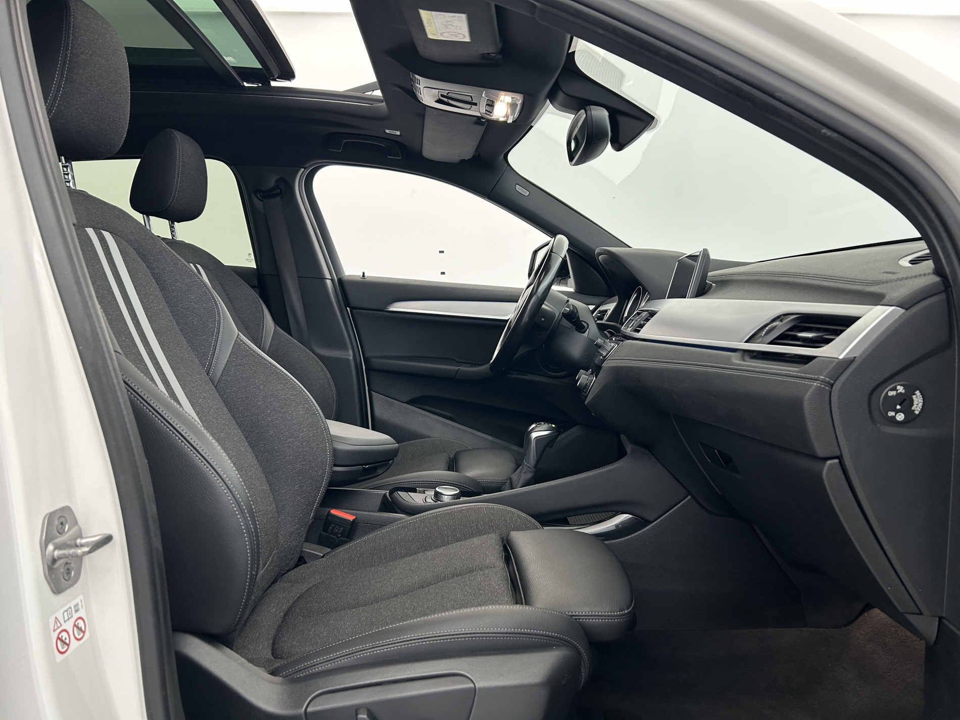 Vente en ligne Bmw X2 xDrive25eA 220ch M Sport + Toit Ouvrant au prix de 26 790 €