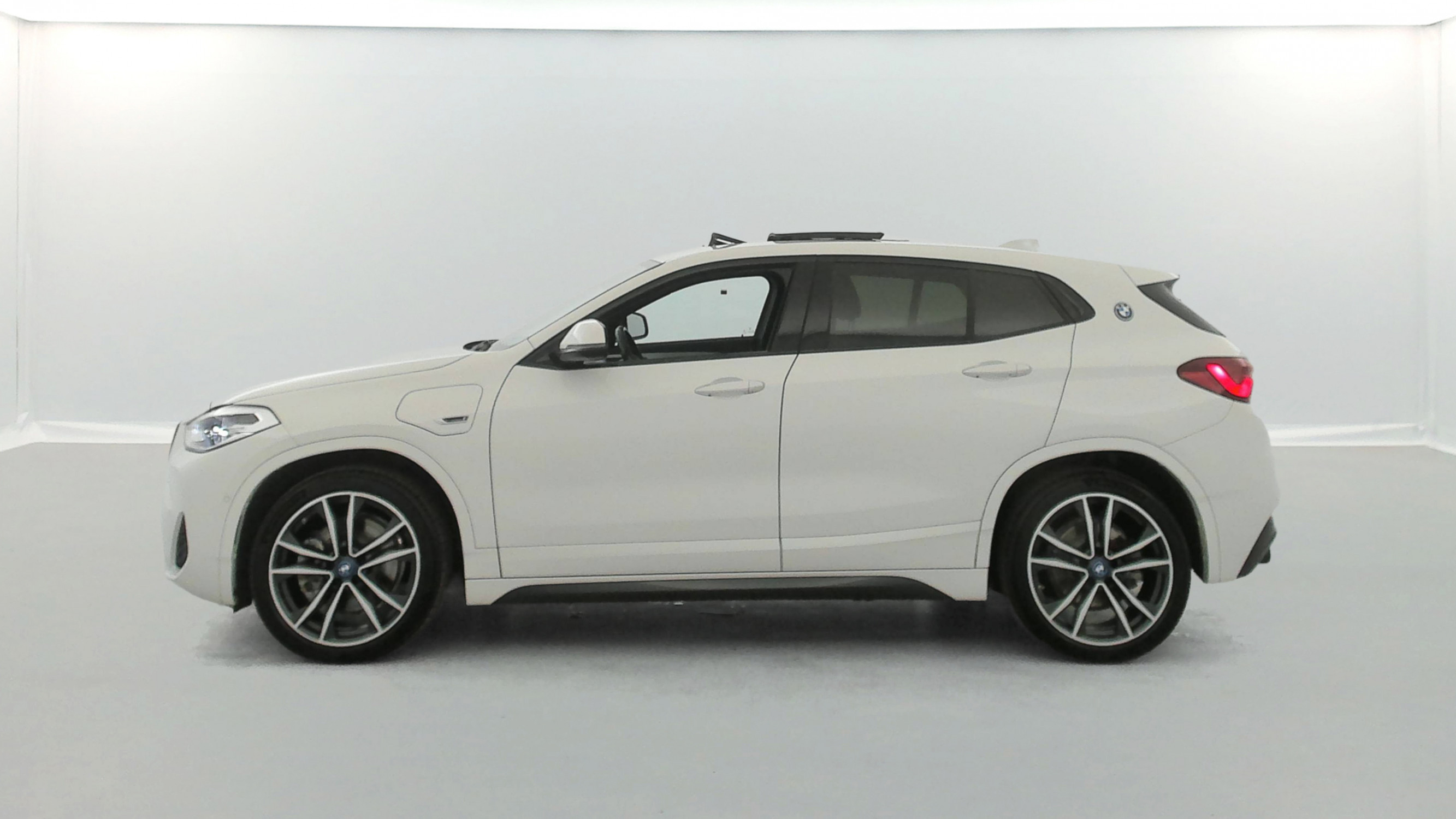 Vente en ligne Bmw X2 xDrive25eA 220ch M Sport + Toit Ouvrant au prix de 26 790 €
