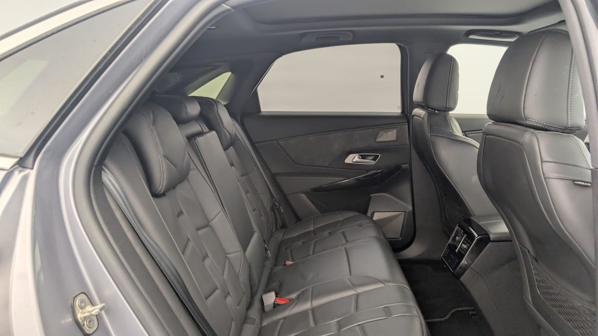 Vente en ligne Ds DS7 Crossback Hybride E-Tense 300 EAT8 4x4 Rivoli au prix de 31 190 €