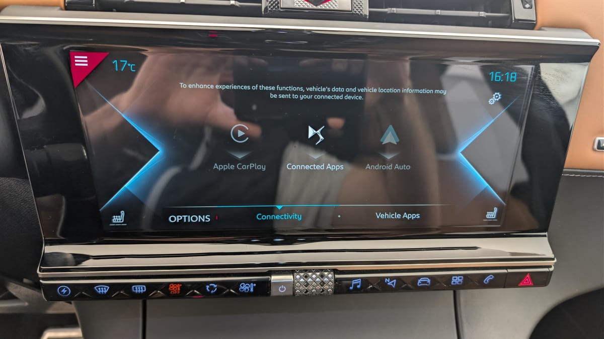 Vente en ligne Ds DS7 Crossback Hybride E-Tense 300 EAT8 4x4 Rivoli au prix de 29 130 €