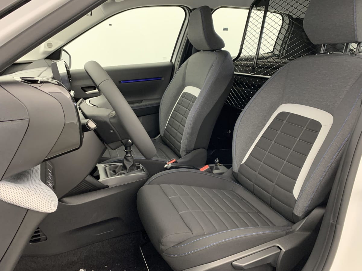 Vente en ligne Citroën C3 TURBO 100 BVM PRO au prix de 14 600 €