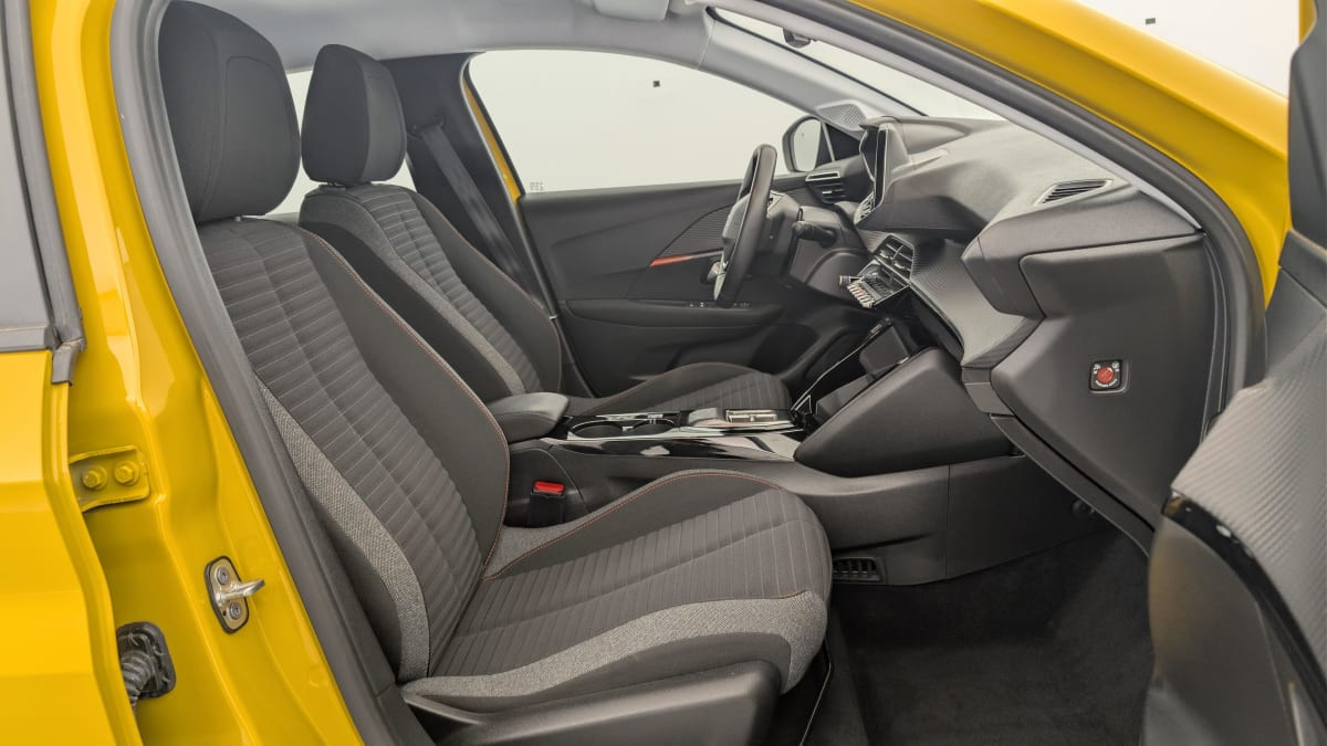 Vente en ligne Peugeot 208 50 KWH 136CH ACTIVE au prix de 16 150 €