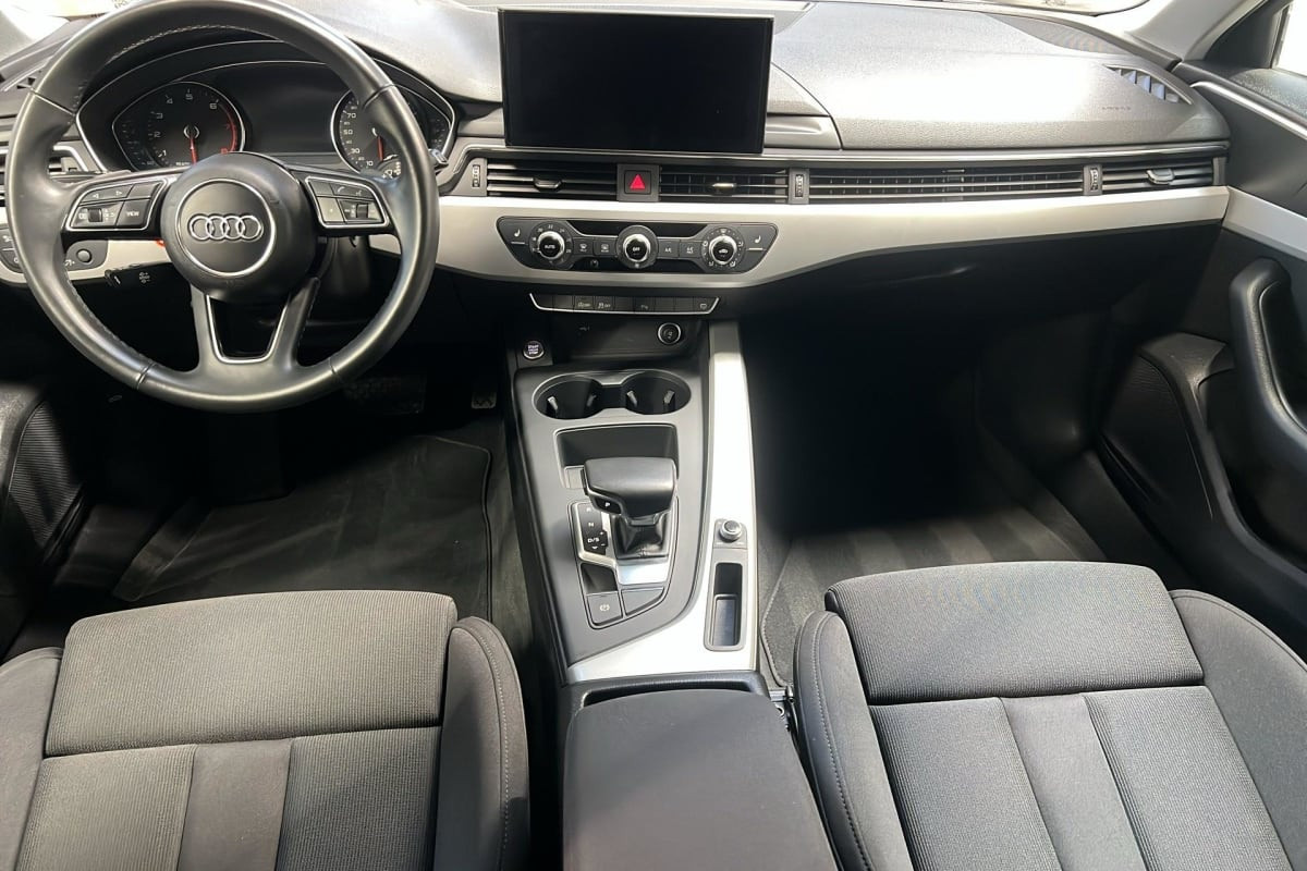 Vente en ligne Audi A4 Avant 35 TFSI 150 S tronic 7 Design au prix de 28 510 €