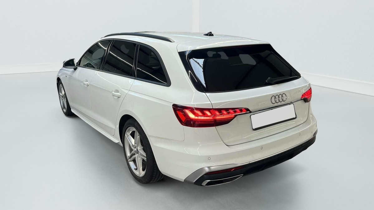 Vente en ligne Audi A4 Avant 35 TFSI 150 S tronic 7 Design au prix de 28 510 €