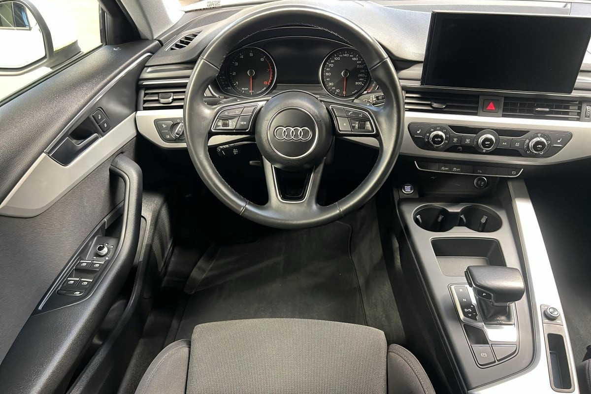 Vente en ligne Audi A4 Avant 35 TFSI 150 S tronic 7 Design au prix de 28 510 €