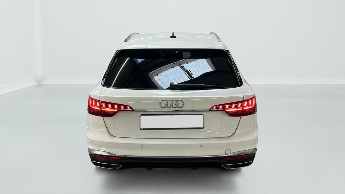 Vente en ligne Audi A4 Avant 35 TFSI 150 S tronic 7 Design au prix de 28 510 €