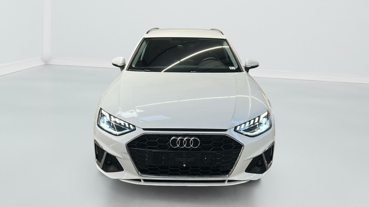 Vente en ligne Audi A4 Avant 35 TFSI 150 S tronic 7 Design au prix de 28 510 €