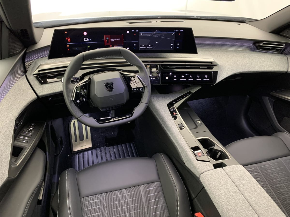 Vente en ligne Peugeot 5008 Hybrid 145 e-DCS6 GT au prix de 34 680 €