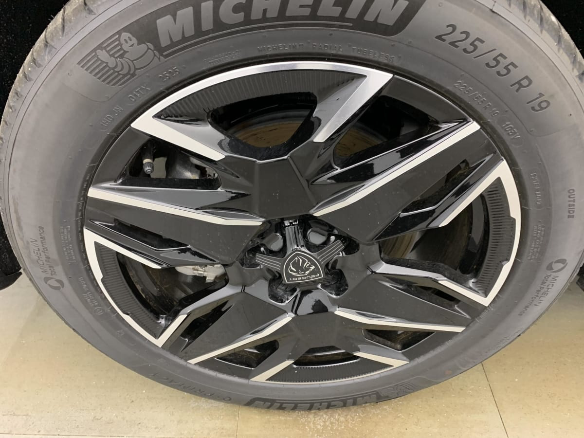 Vente en ligne Peugeot 5008 Hybrid 145 e-DCS6 GT au prix de 34 680 €